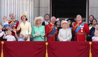 Kral Charles kardeşi Andrew’un tüm unvanlarını elinden aldı!
