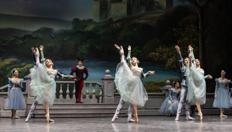 “Kuğu Gölü” balesi bu akşam AKM’de prömiyer yapacak