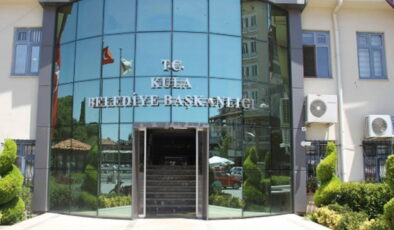 Kula’da CHP’li iki meclis üyesi partisinden istifa etti