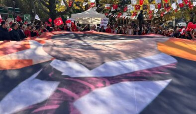 LÖSEV 9 ilde Cumhuriyet’in 102’inci yılını kutladı