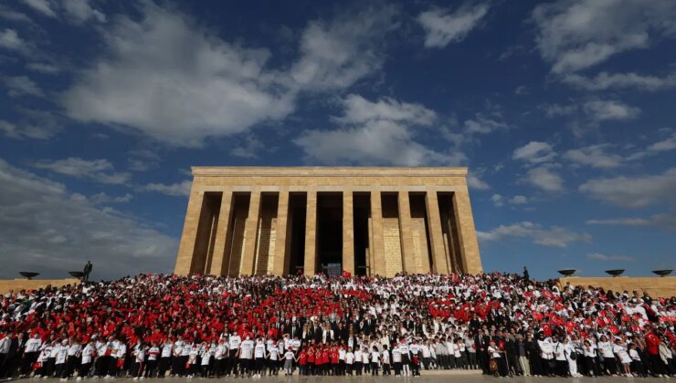 LÖSEV’den Anıtkabir ziyareti