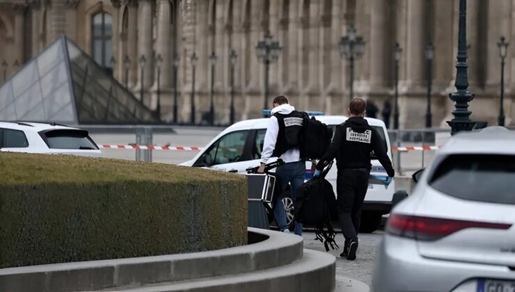 Louvre Müzesi’nde soygun paniği… Napolyon’a ait mücevher çalındı!