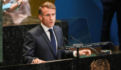 Macron’un halk desteği rekor düzeyde düştü