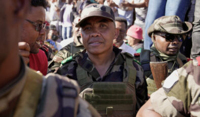 Madagaskar’da darbe yapan Albay Devlet Başkanı Randrianirina göreve başladı