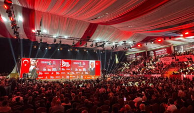 Mahkeme ‘durdurulsun’ demişti: CHP Olağan İstanbul İl Kongresi yapılıyor