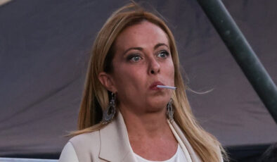 Meloni: Sigarayı bırakmaya zorlanırsam, birini öldürürüm