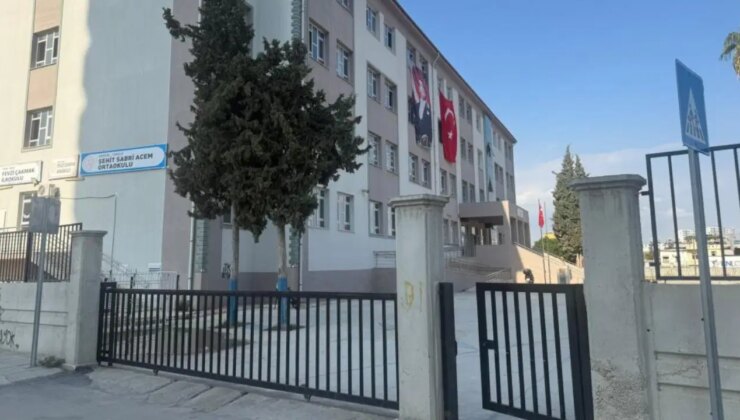 Mersin’de 26 öğrenci zehirlenme şüphesiyle hastanelik oldu!