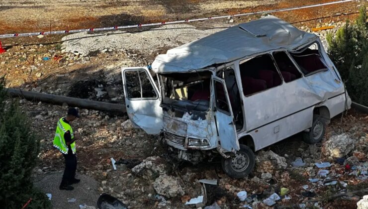 Mersin’de feci kaza… Tarım işçilerini taşıyan servis kaza yaptı: Ölü sayısı 6’ya yükseldi!
