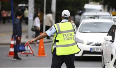 Milyonlarca sürücüyü ilgilendiriyor… Trafik cezalarında yeni düzenlemeler!
