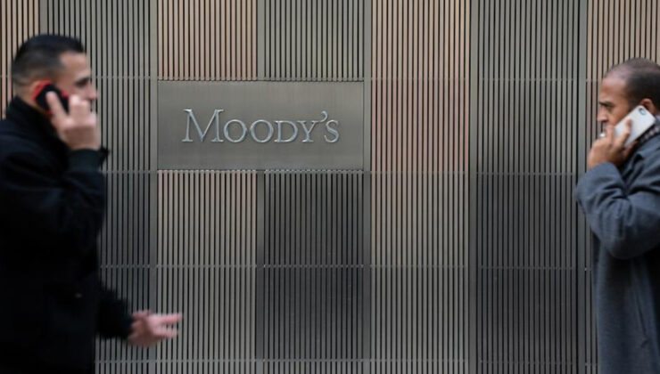 Moody’s, Fransa’nın kredi notu görünümünü negatife çevirdi