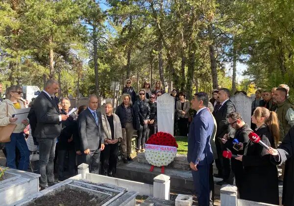 Nafi Atuf Kansu gömütü başında anıldı