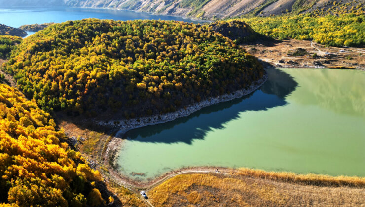 Nemrut Dağı sonbahar renkleriyle büyülüyor