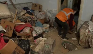 Nevşehir’de çöp evde dehşet: 1 aydır annesinin cesediyle yaşamış!