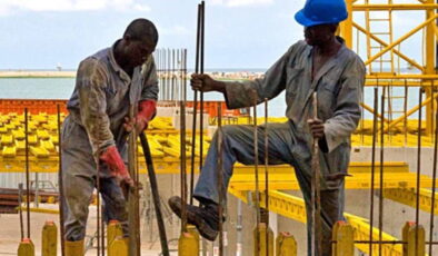 Nijerya’da bir hafta önce başlayan petrol işçilerinin grevi ülkeye 39,6 milyon dolara mal oldu