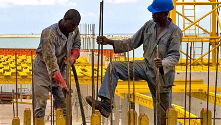 Nijerya’da bir hafta önce başlayan petrol işçilerinin grevi ülkeye 39,6 milyon dolara mal oldu