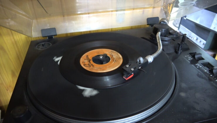 Nostaljik plaklara ilgi yeniden artıyor