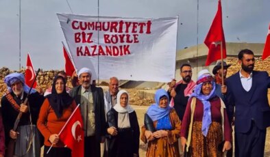 O sembolik Cumhuriyet fotoğrafı Şanlıurfa’da yeniden canlandırıldı