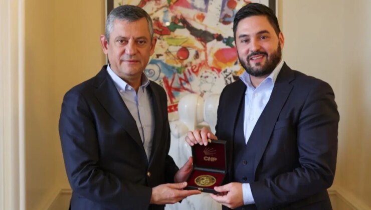 Özgür Özel, İsviçre’de SP Lideri Cedric Wermuth ile bir araya geldi