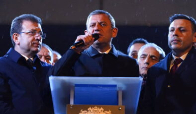Özgür Özel ve Ekrem İmamoğlu’nun mesajı İstanbul’da okundu: ‘Milletin vermediği meşruiyeti…’