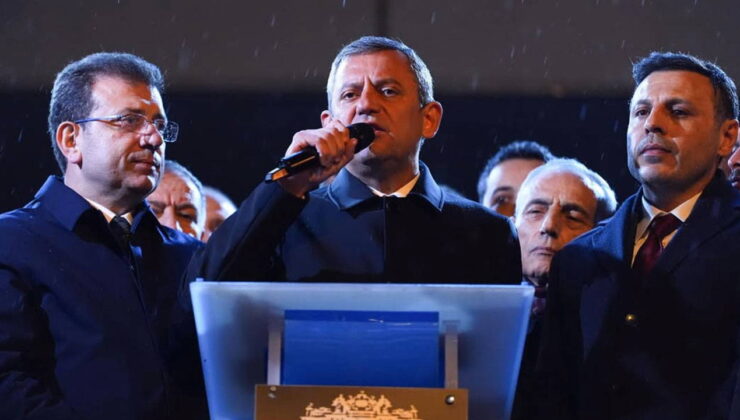 Özgür Özel ve Ekrem İmamoğlu’nun mesajı İstanbul’da okundu: ‘Milletin vermediği meşruiyeti…’