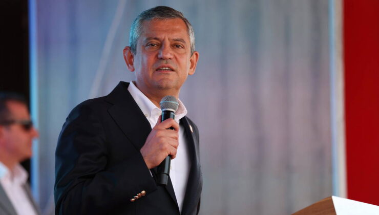 Özgür Özel’den ‘Cumhuriyet Bayramı’ telefonu: Eski CHP genel başkanlarını ve Ahmet Necdet Sezer’i aradı