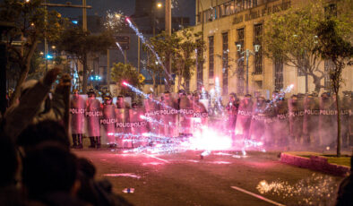 Peru’daki protestolarda sokaklar karıştı: 1 ölü, 102 yaralı