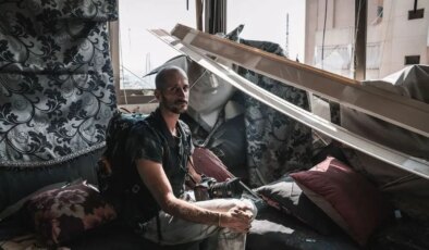 Rus saldırısında Fransız gazeteci hayatını kaybetti