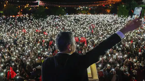 Saati değişmişti: Özgür Özel’den Sarıyer çağrısı