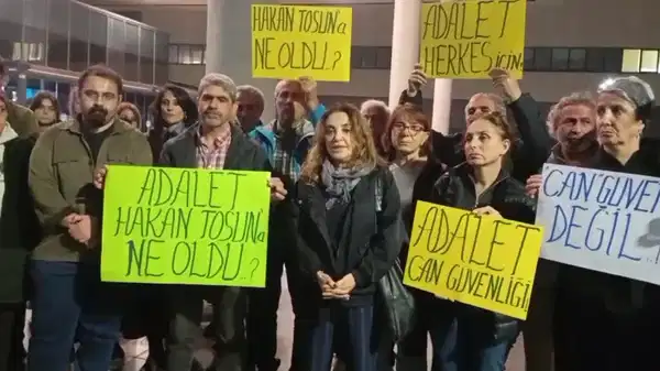 Saldırıya uğrayan Gazeteci Hakan Tosun’un beyin ölümü gerçekleşti… Arkadaşları hastane önünden sordu: Hakan Tosun’a ne oldu?
