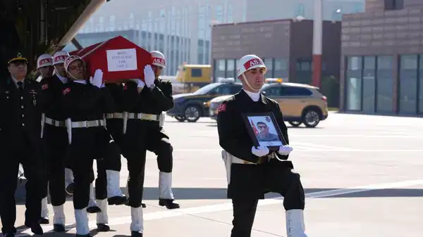 Şehit askerin cenazesi Gaziantep’e getirildi