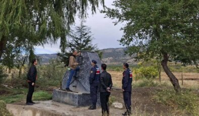 Şehit için yaptırılan çeşmeye saldırı: Türk bayrağı ve fotoğraf tahrip edildi!
