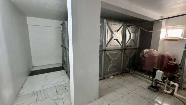 Su deposunda tinerle temizlik yapan 2 işçi zehirlendi