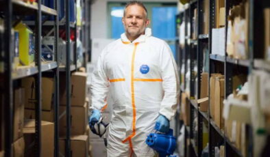 Suç mahallerini temizleyerek milyoner oldu!