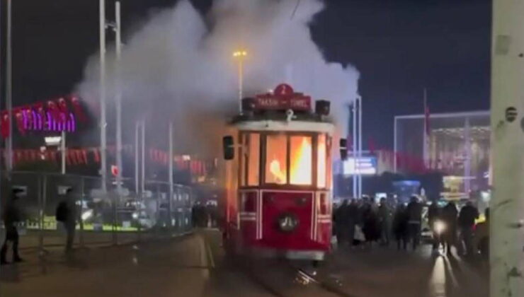 Taksim’de nostaljik tramvayda korkutan yangın!
