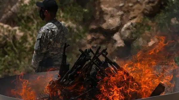 Terör örgütü PKK’nin açıklamasında, sürecin ilerlemesi için hukuki ve siyasi koşullar belirtildi: Türkiye’den çekiliyor