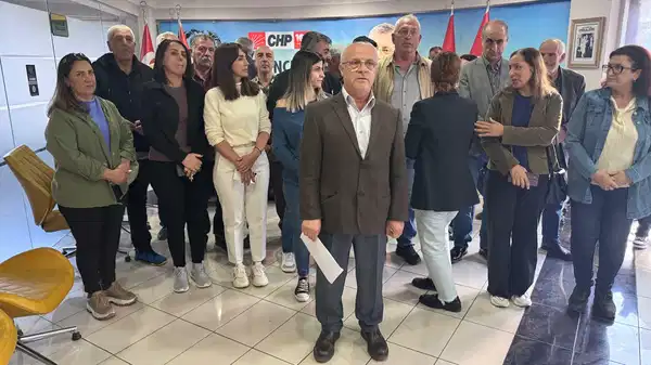 Tunceli’de CHP yönetimi kendilerini parti binasına kilitledi