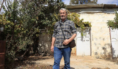 Türkiye’den Suriye’ye döndüğü köyünü, İsrail ordusu tarafından harap edilmiş buldu