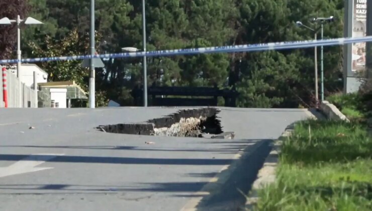 Ümraniye’de istinat duvarı yıkıldı, yol çöktü