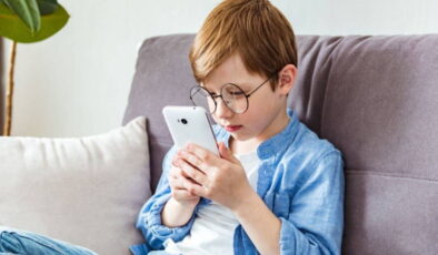 Uzmanlardan ‘ekran bağımlılığı’ uyarısı: Çocuklarda gözlük kullanımı arttı