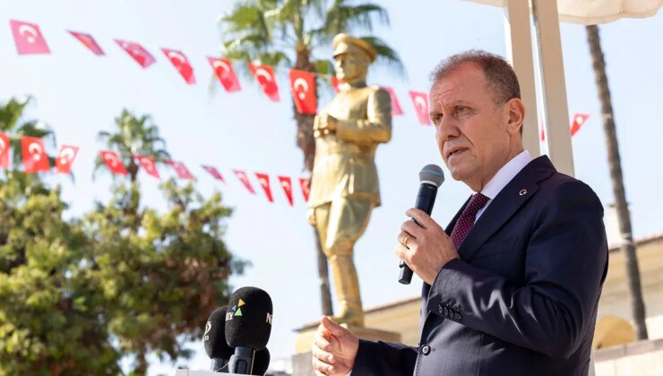 Vahap Seçer’den 29 Ekim’de ‘İmamoğlu’ mesajı: ‘Halkımız bir kenara yazıyor’