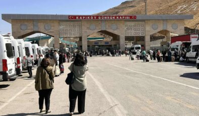 Van’daki Kapıköy Sınır Kapısı’nda tesisler tamamlanmadı, bölge halkı mağdur oldu: ‘Günde 3 bin kişi geçiyor ama lavabo yok’