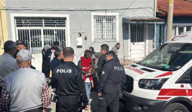 Yangında mahsur kalan anne ve 3 çocuğu kurtarıldı