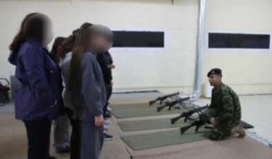 Yunanistan’da lise öğrencilerine simülasyonda atış eğitimi