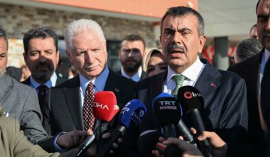Yusuf Tekin, Erdoğan posteri için Anayasa’ya başvurdu: ‘Okullarımızda görünür olmasını istedik’
