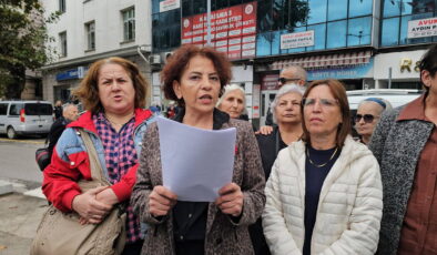 Zonguldak CHP Merkez İlçe Kadın Kolları yöneticisi ve üyesi 10 kadın görevlerinden istifa etti
