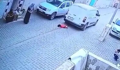 2 yaşındaki Leyla’nın acı ölümü: Kargo aracının altında kaldı, hayatını kaybetti!