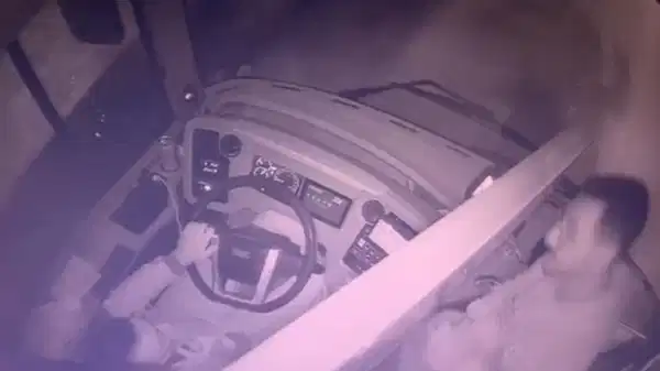 30 yolcu vardı… Seyir halindeki otobüse kurşun yağdırdı!