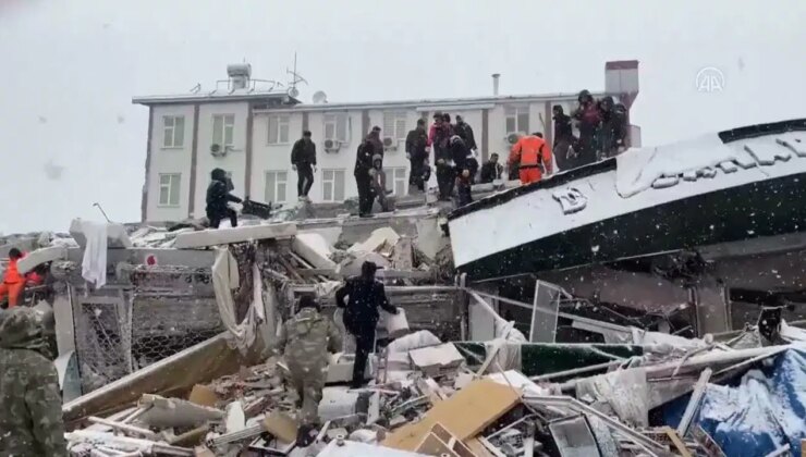 6 Şubat depremlerinde 16 kişiye mezar olmuştu: ‘Avşar Otel’ davasında firariler aranıyor, sanıklar tutuksuz!