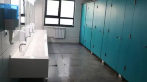 Adana’daki kolejde skandal: Tuvaletlere gizli kamera yerleştirip görüntüleri satan öğretmen tutuklandı