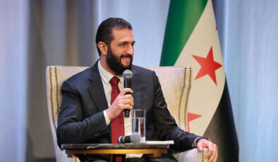 Ahmed Şara’nın ABD’deki konferansta katılımcıları güldüren ‘keskin nişancı’ esprisi